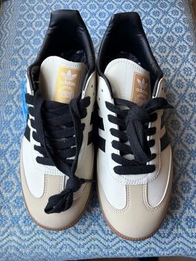 adidas gazelle silver green womens Women's Adidas Astir Sandel Off White Super Pop Bliss HP9570  Sneaker  Junkies